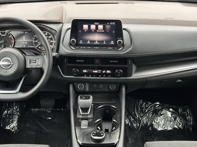 2023 Nissan Rogue SV photo 4