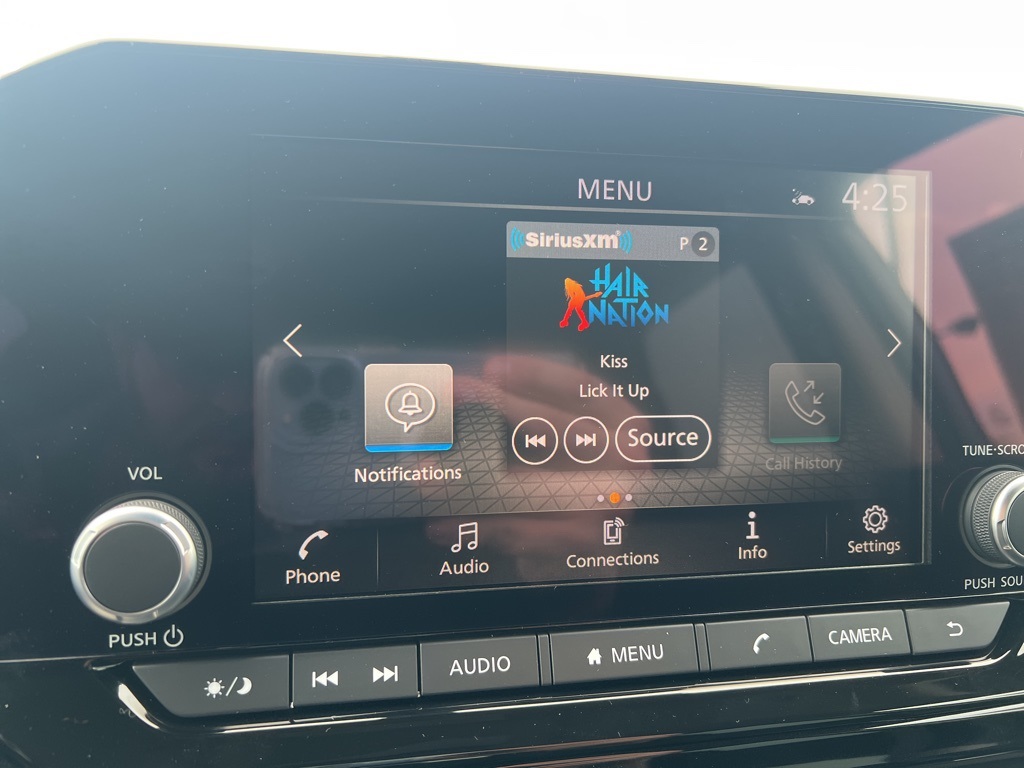 2025 Nissan Pathfinder SV photo 17