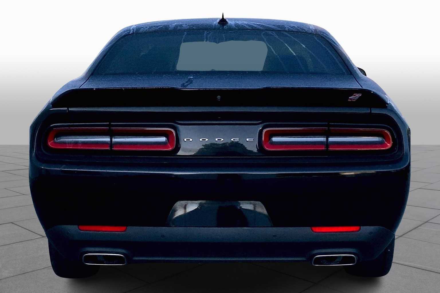 2022 Dodge Challenger GT photo 4