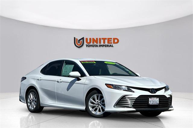 2023 Toyota Camry LE's photo