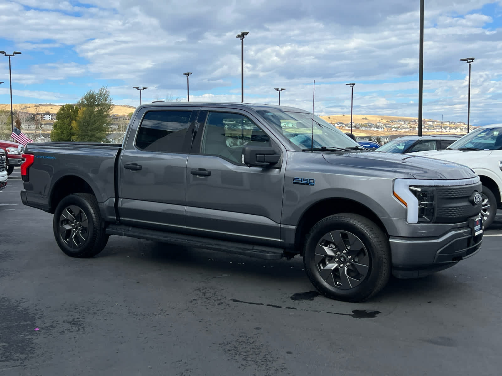 2024 Ford F-150 Lightning XLT photo 4