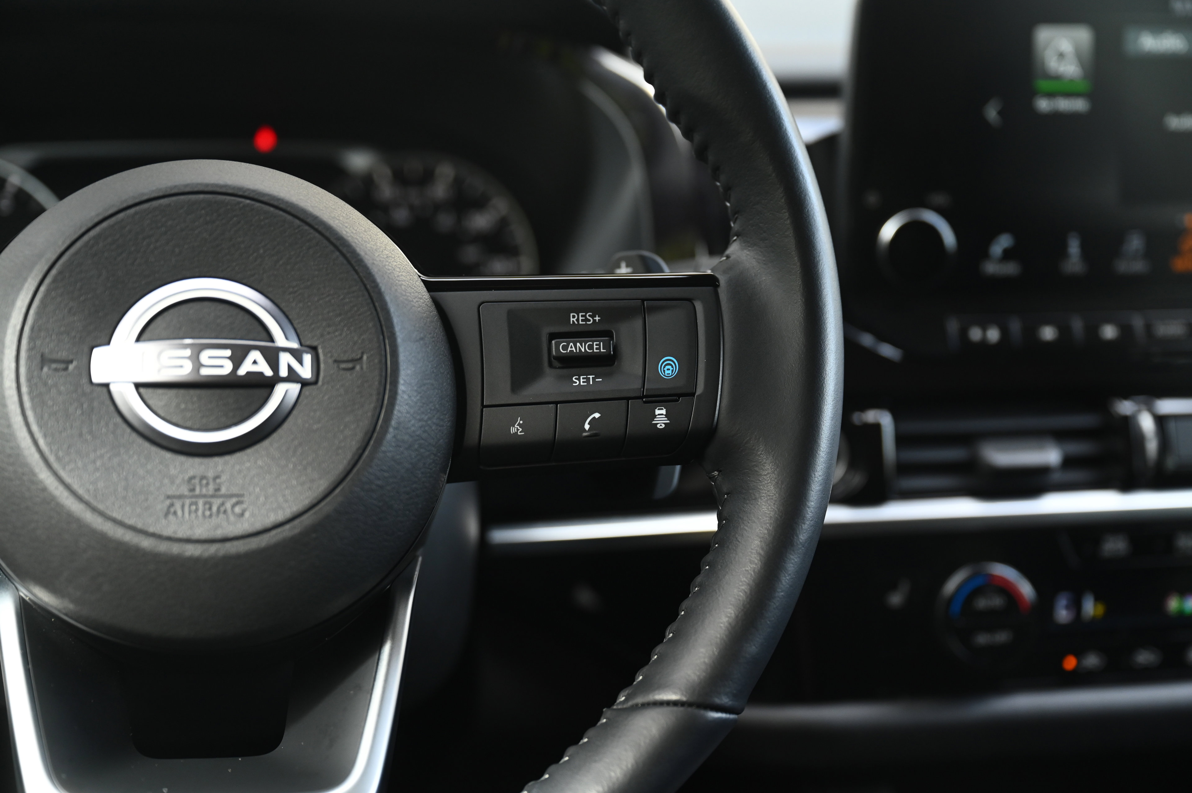 2022 Nissan Pathfinder SL photo 32