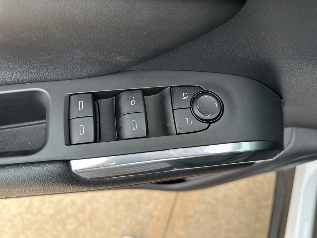 2024 Chevrolet Traverse photo 2