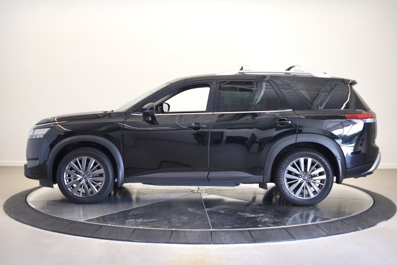 2024 Nissan Pathfinder SL photo 5