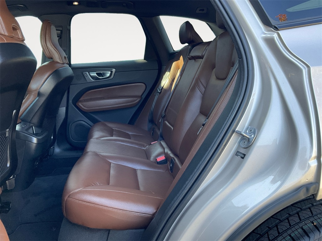 2024 Volvo XC60 B5 Plus photo 13