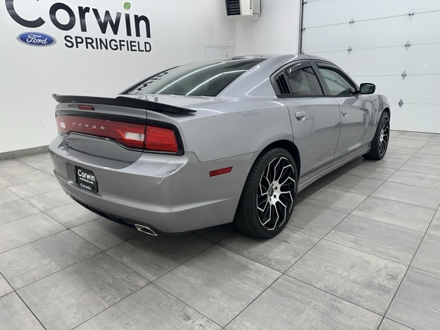 2014 Dodge Charger SE photo 4