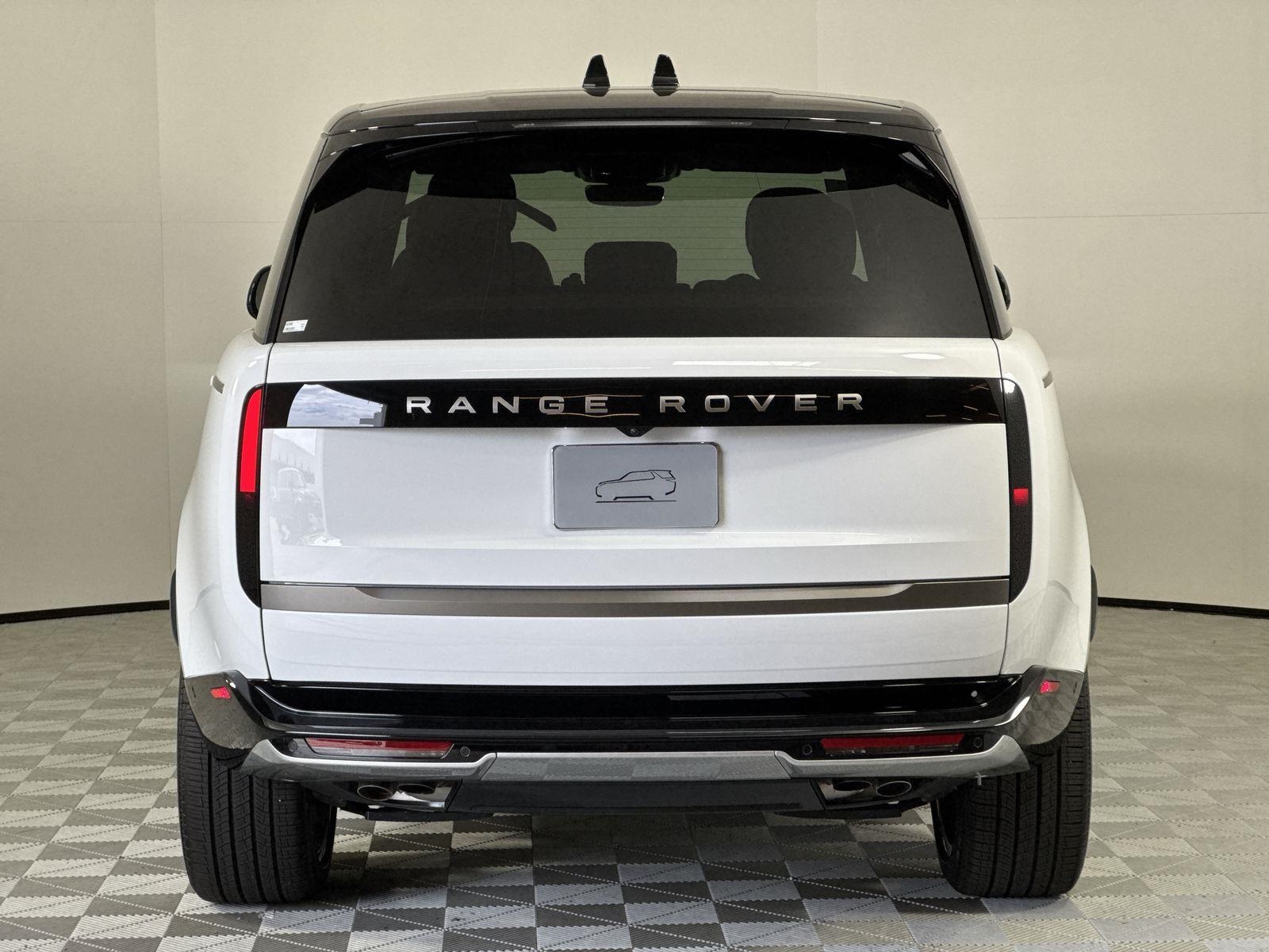 2025 Land Rover Range Rover SE photo 3
