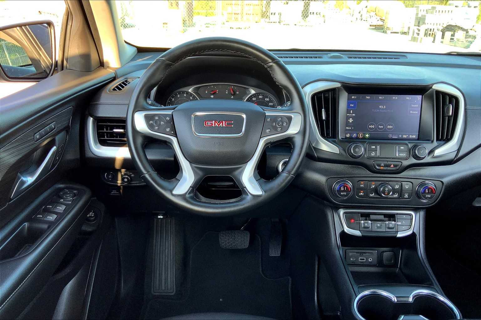 2024 Gmc Terrain SLT photo 4