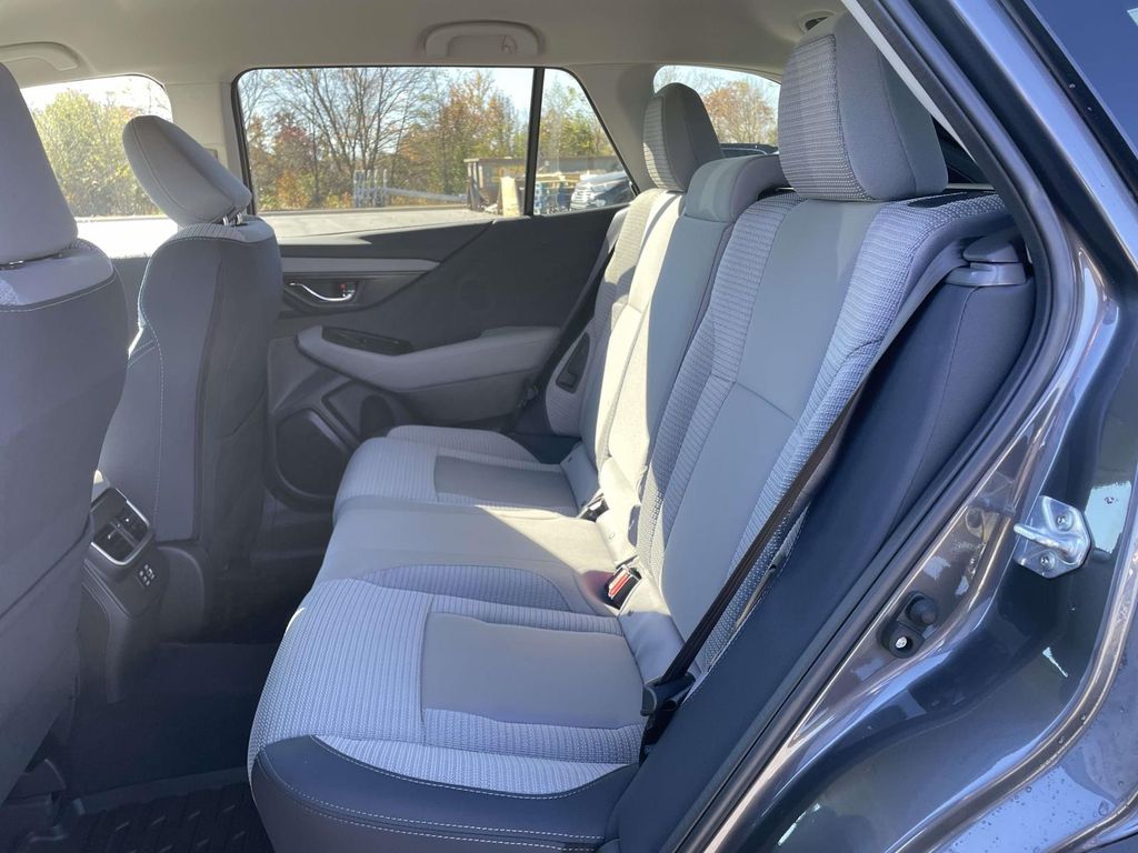 2025 Subaru Outback Premium photo 3