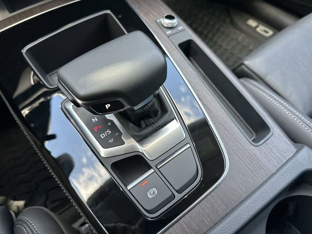 2024 Audi Q5 45 S line Premium photo 23