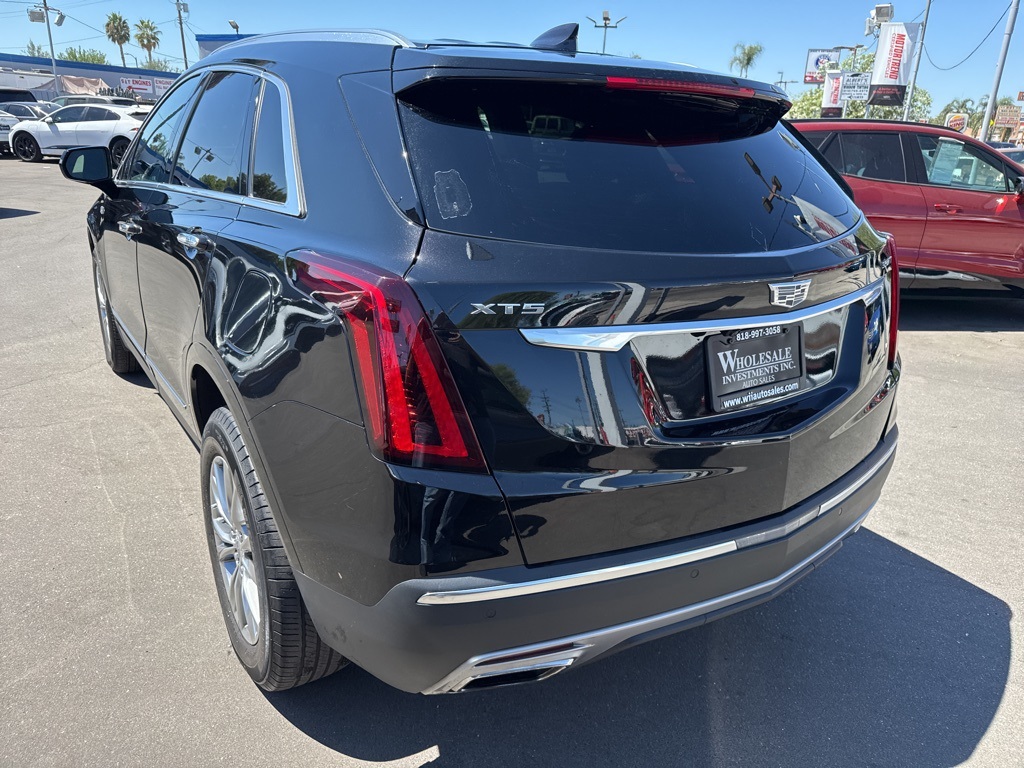 2022 Cadillac XT5 Premium Luxury photo 3