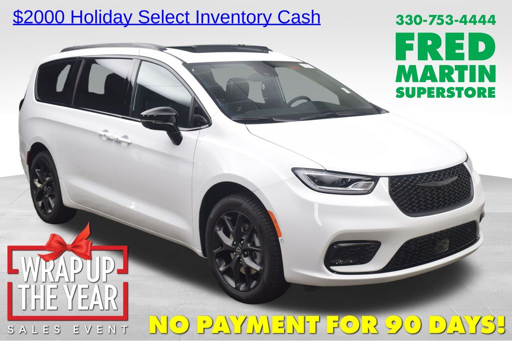 2026 Chrysler Pacifica Limited's photo