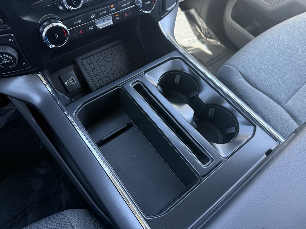 2025 Ford F-150 XLT photo 13