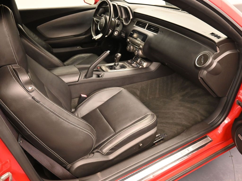 2010 Chevrolet Camaro SS photo 18