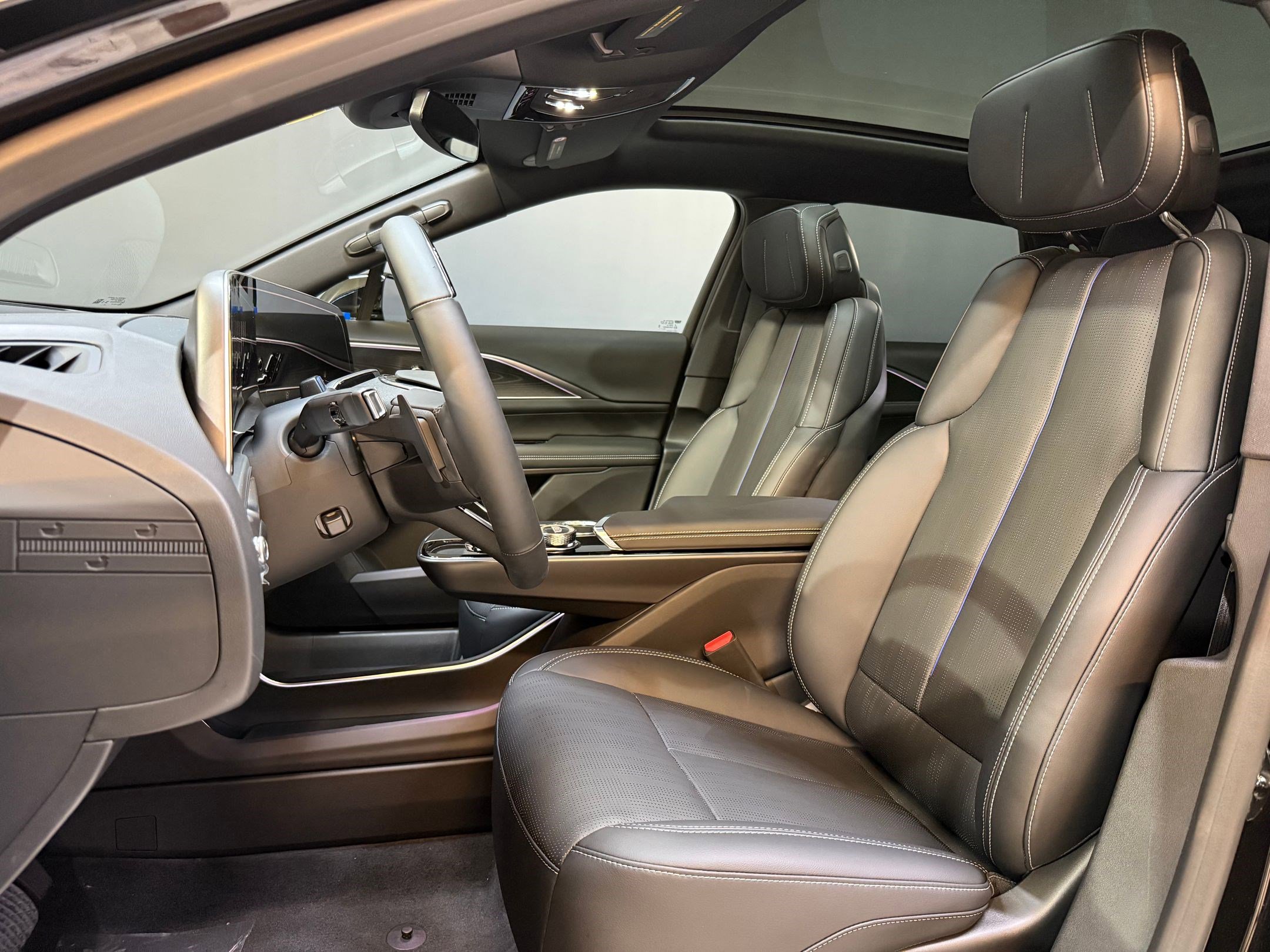 2026 Cadillac Lyriq Sport photo 4