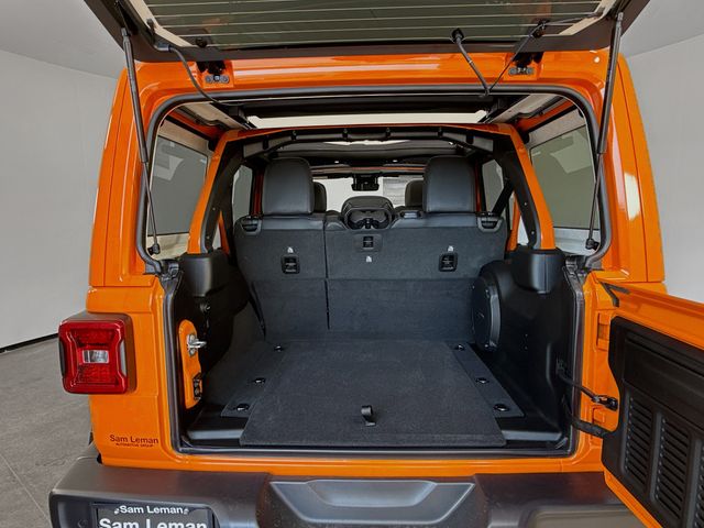 2025 Jeep Wrangler Sahara photo 23