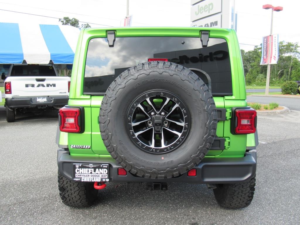 2025 Jeep Wrangler Rubicon photo 5