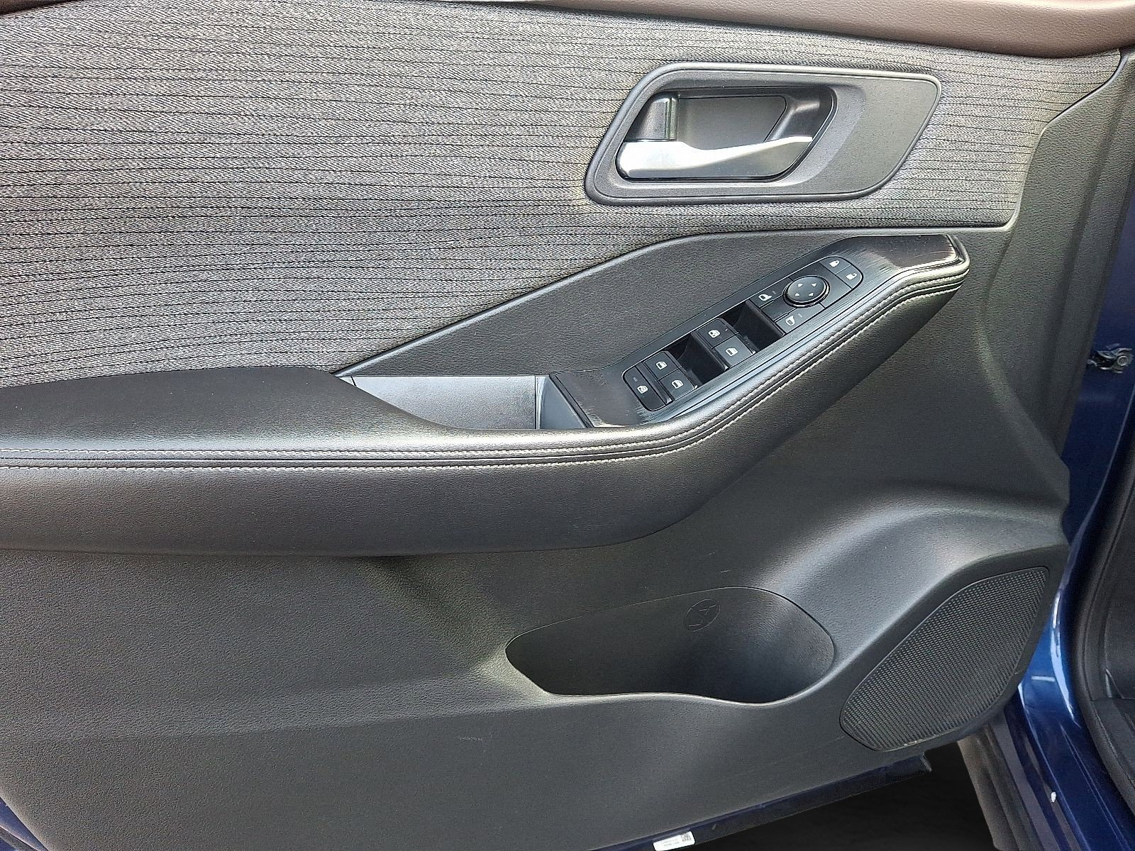 2023 Nissan Rogue SV photo 11