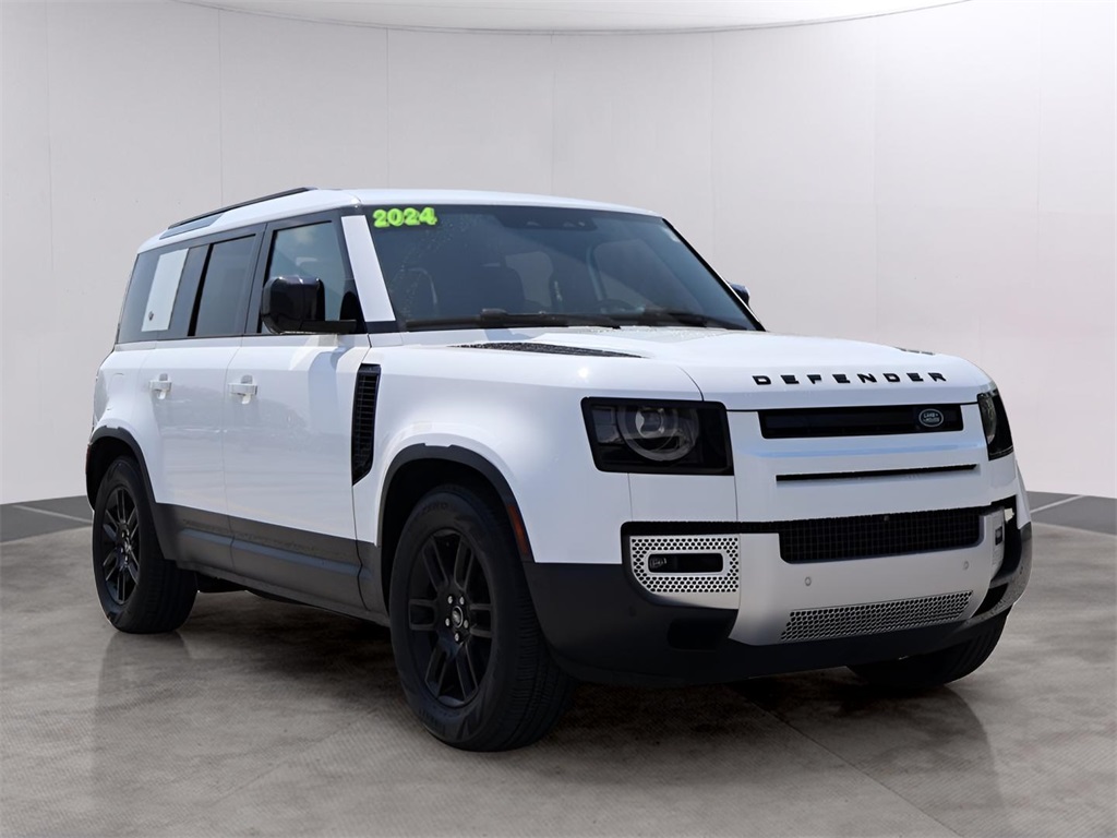 2024 Land Rover Defender 110 S photo 3