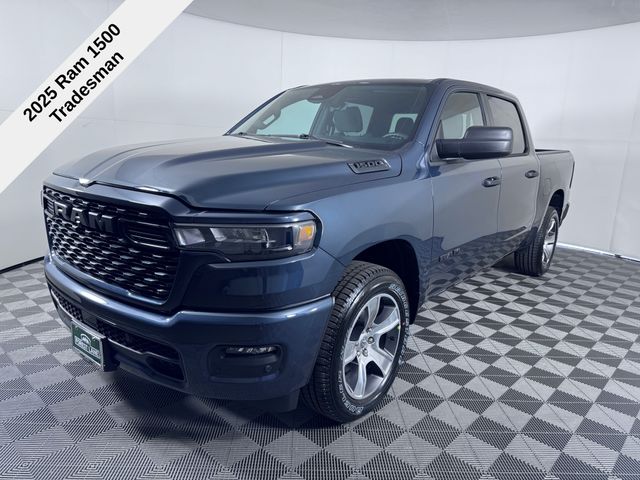 2025 Ram 1500 Tradesman photo 3