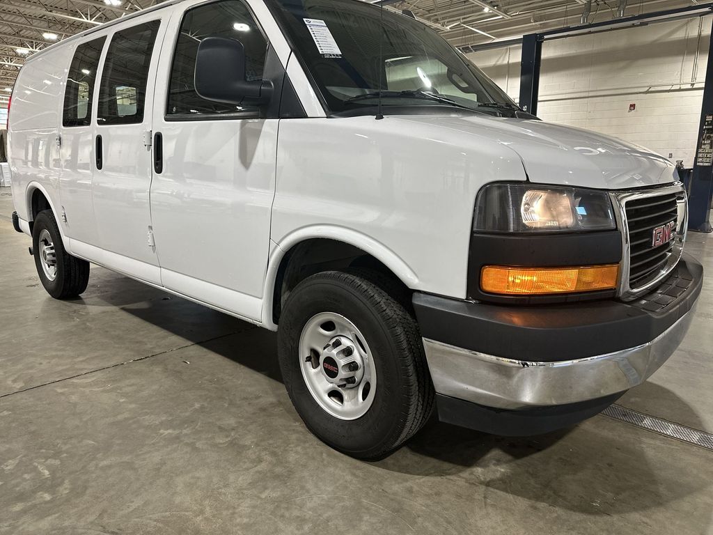 2024 Gmc Savana 2500 Cargo photo 2