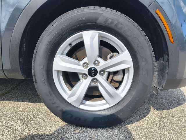 2022 Kia Sorento LX photo 16