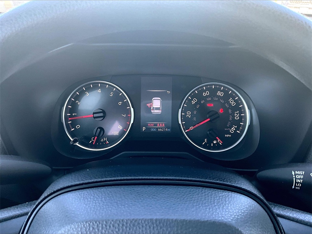 2022 Toyota RAV4 LE photo 25