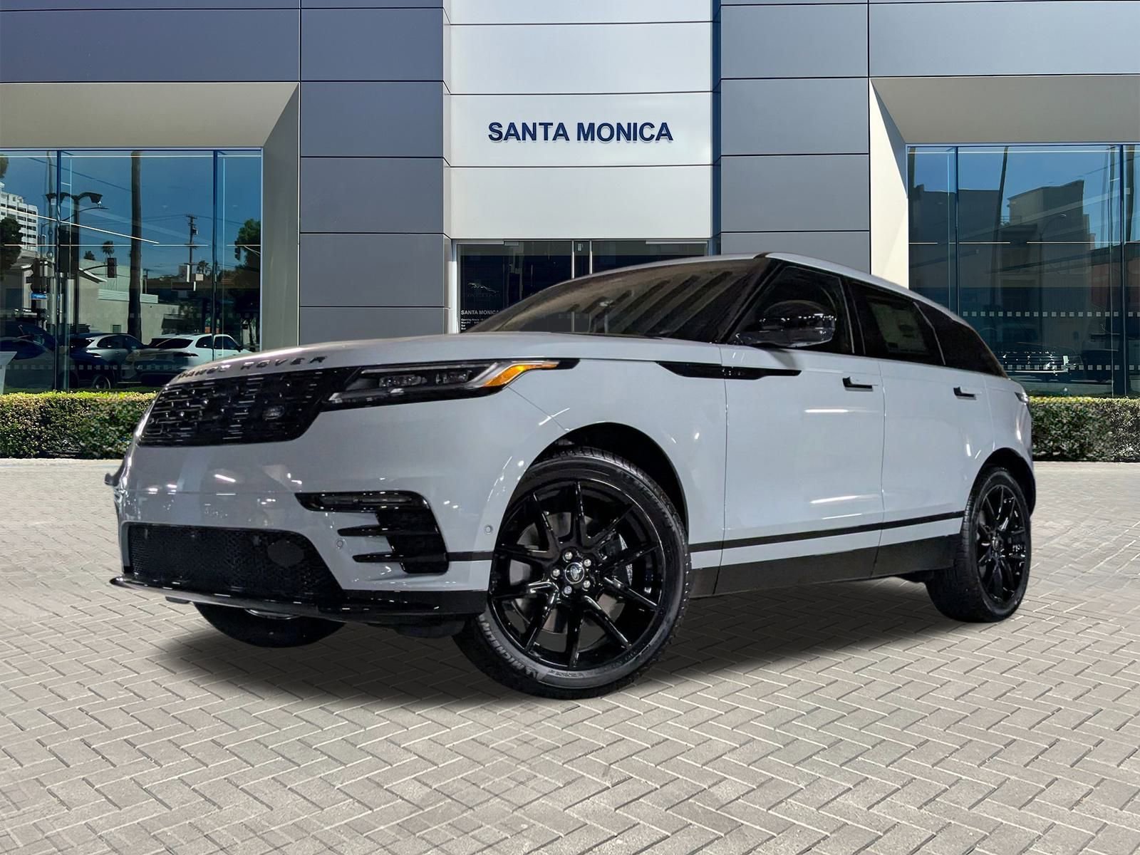 2026 Land Rover Range Rover Velar Dynamic SE's photo