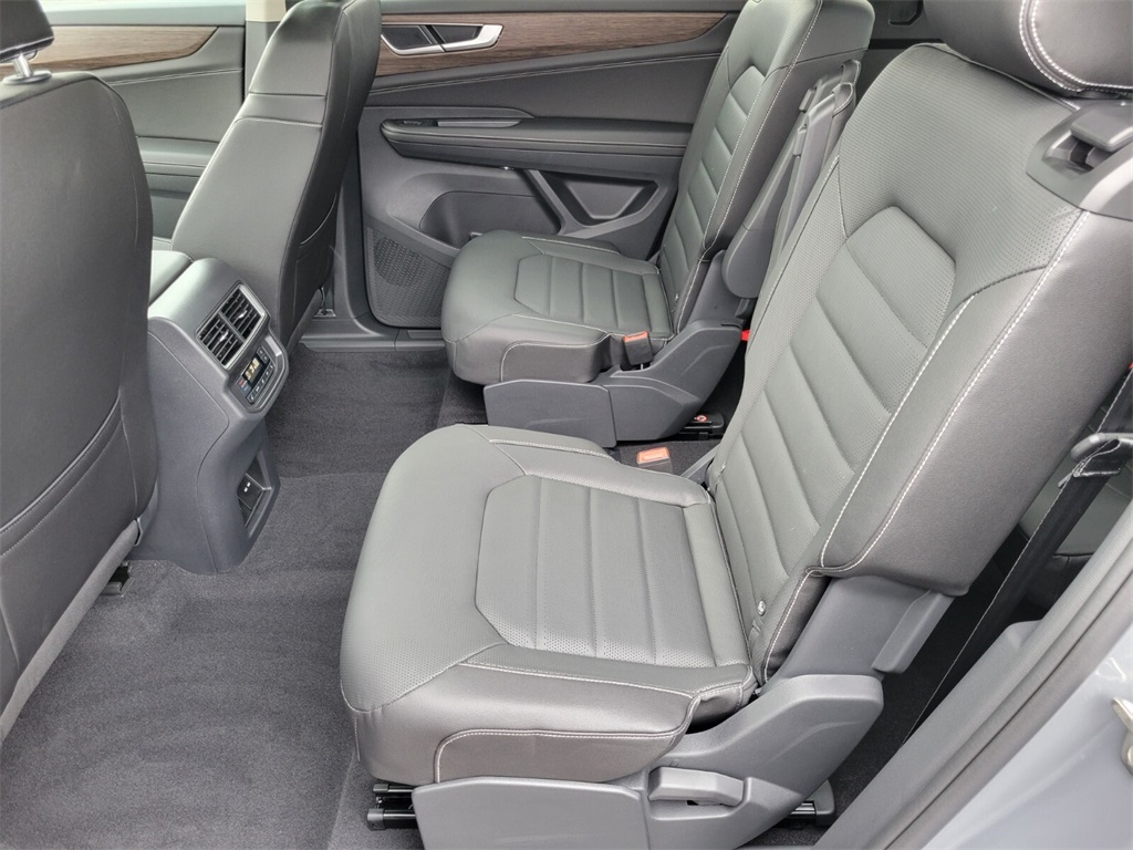 2026 Volkswagen Atlas SEL photo 5