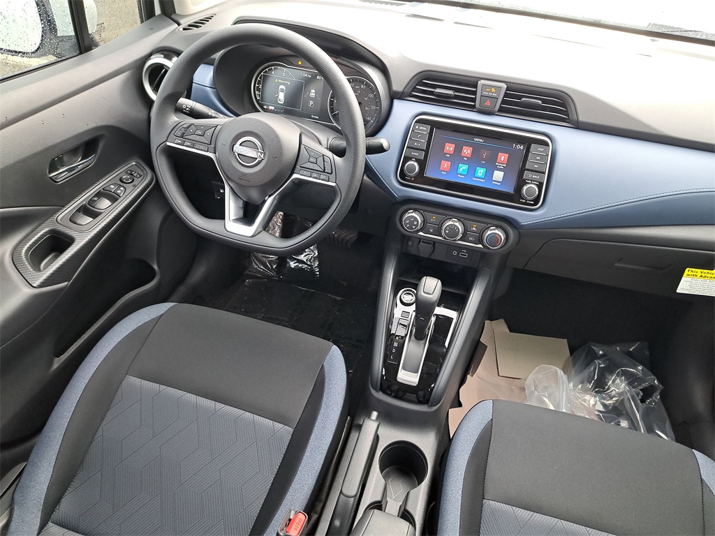 2025 Nissan Versa 1.6 SV photo 13