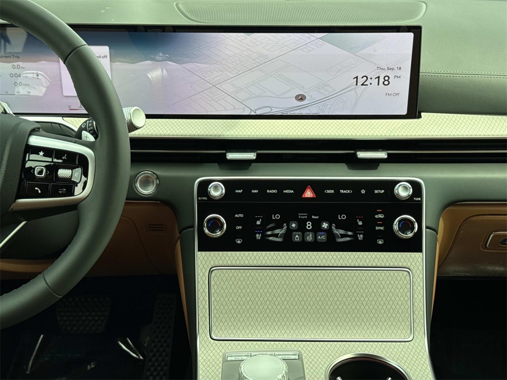 2026 Genesis GV80 2.5T Advanced photo 4