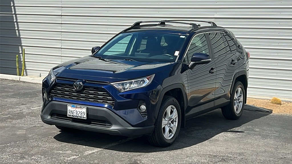 2019 Toyota RAV4 XLE photo 2