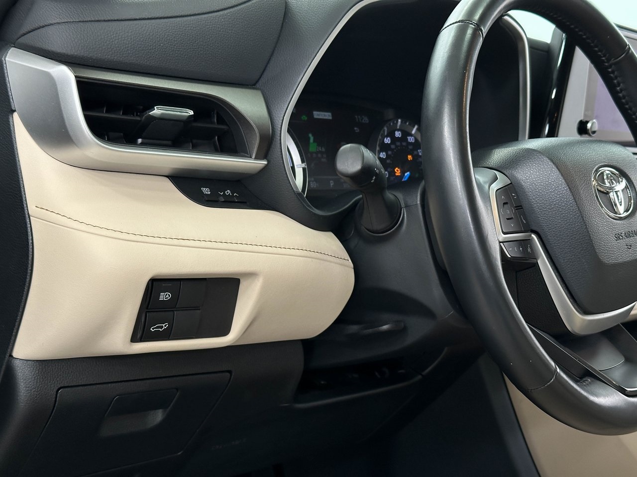 2024 Toyota Highlander Hybrid XLE photo 23