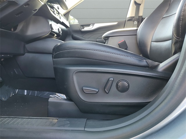 2022 Ford Escape SEL photo 23