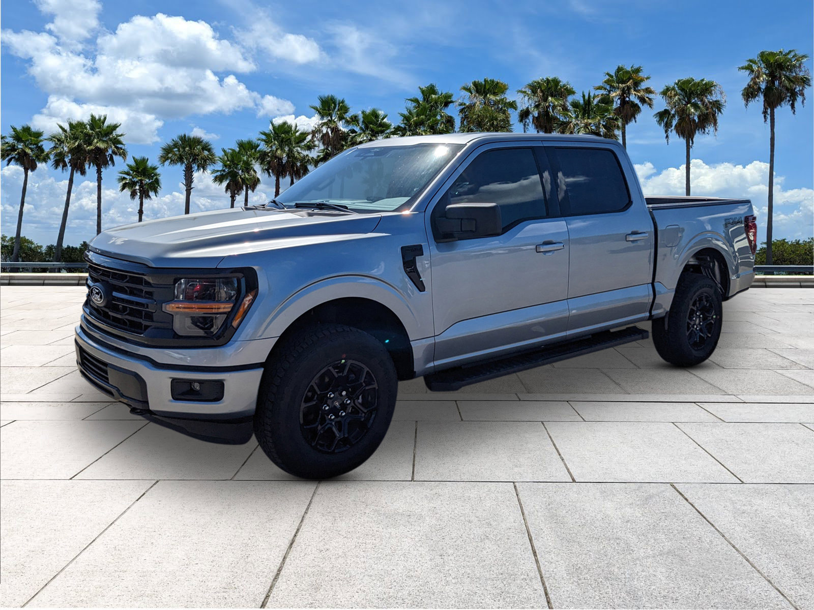 2025 Ford F-150 XLT photo 4