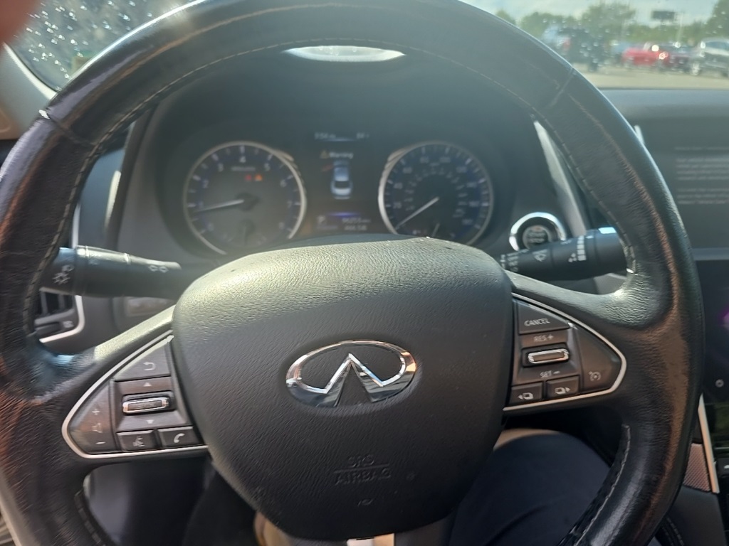 2016 Infiniti Q50 2.0t Premium AWD photo 12