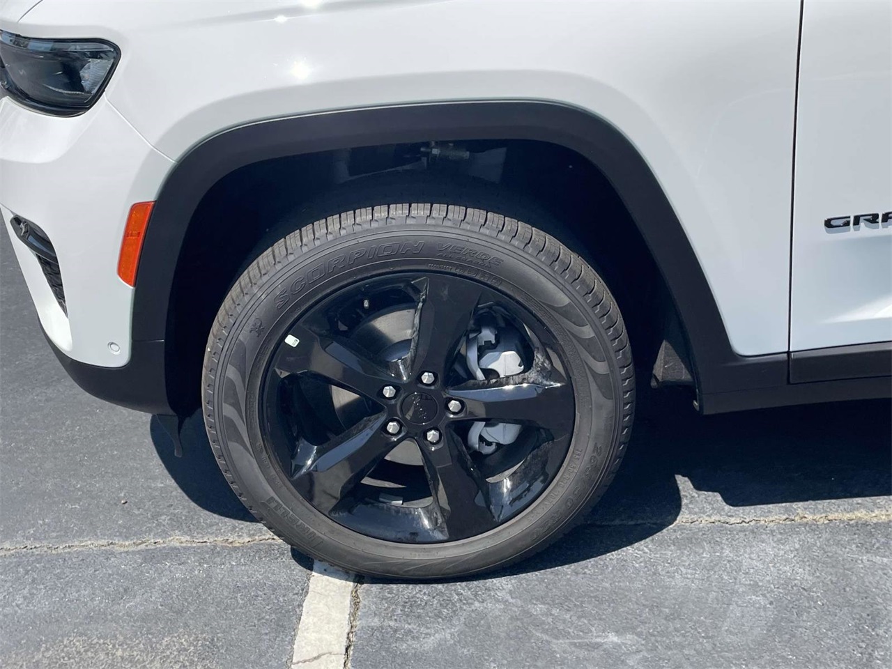 2025 Jeep Grand Cherokee Limited photo 32