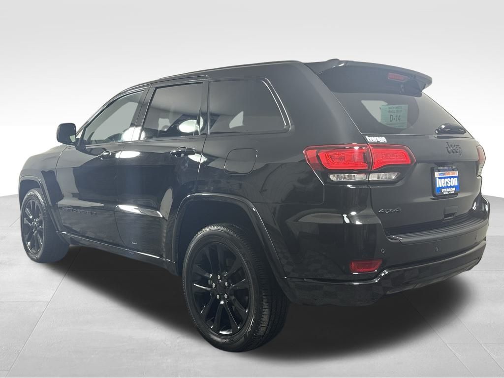 2022 Jeep Cherokee Laredo X photo 2