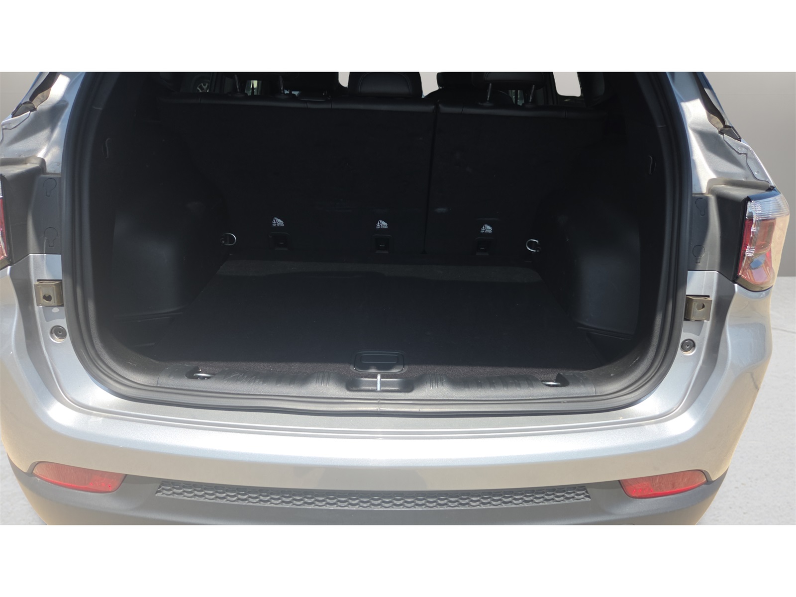 2024 Jeep Compass Latitude photo 15