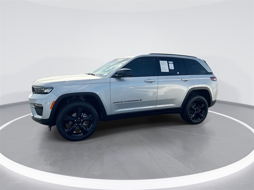 2024 Jeep Grand Cherokee Limited photo 5