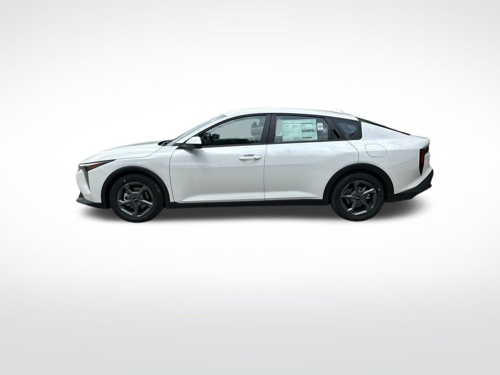 2025 Kia K4 LXS photo 2