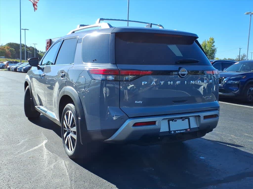 2025 Nissan Pathfinder Platinum photo 2