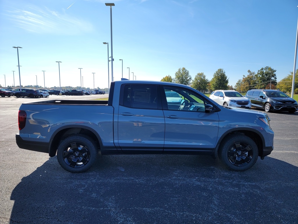 2026 Honda Ridgeline Black Edition photo 4