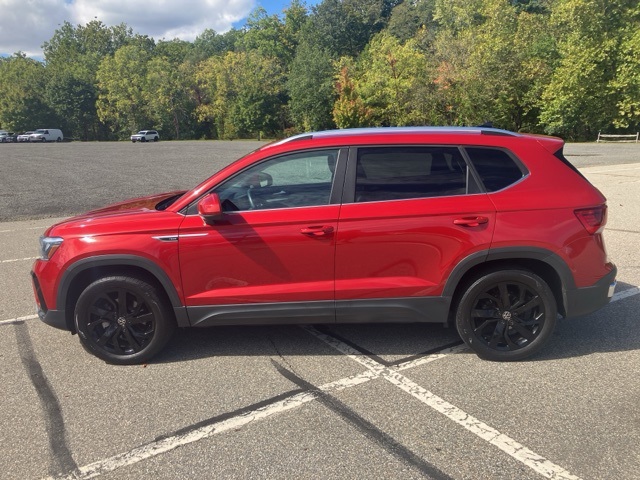 2022 Volkswagen Taos SE photo 8