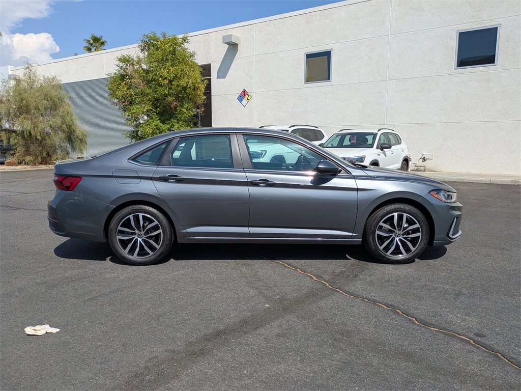 2025 Volkswagen Jetta 1.5T SE photo 2