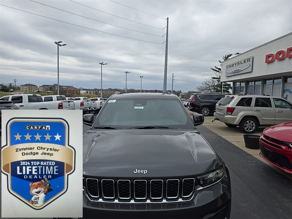 2025 Jeep Grand Cherokee Laredo photo 4