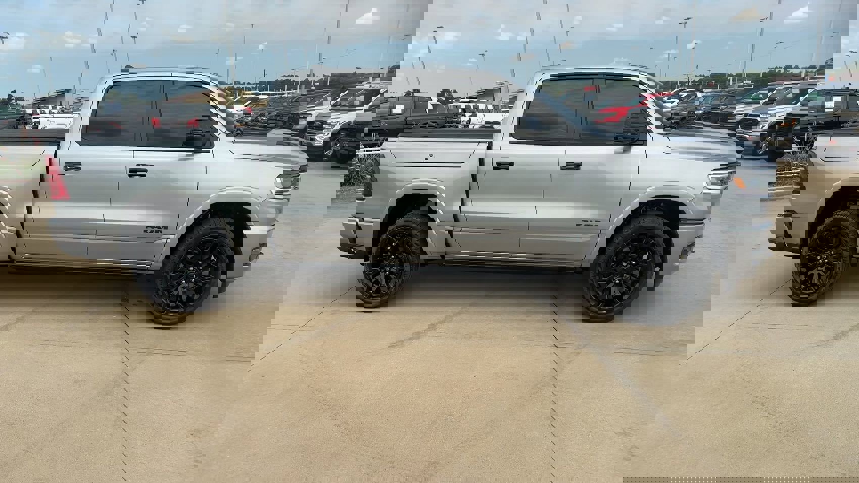 2025 Ram 1500 Limited photo 2