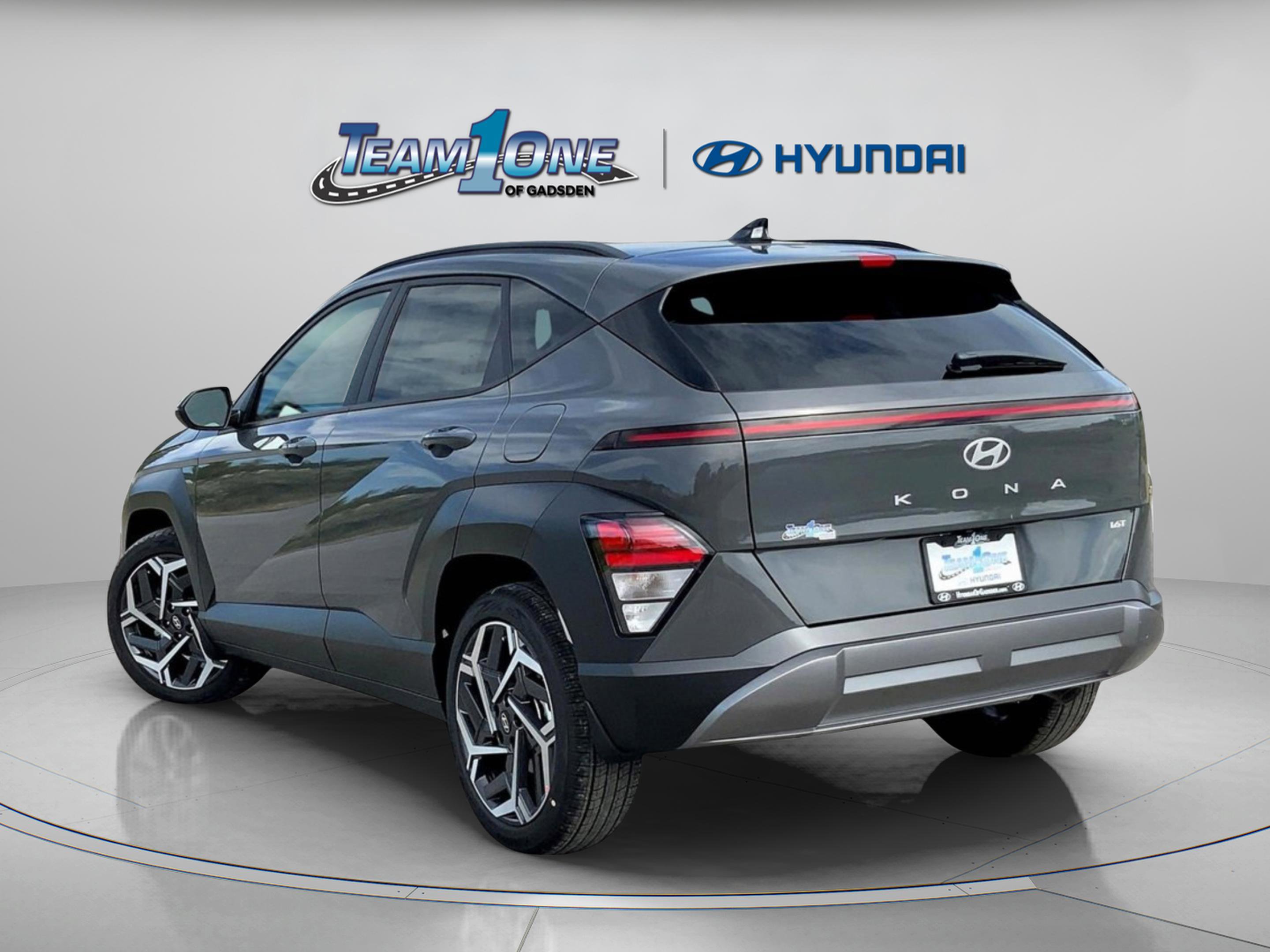 2026 Hyundai Kona SEL photo 2