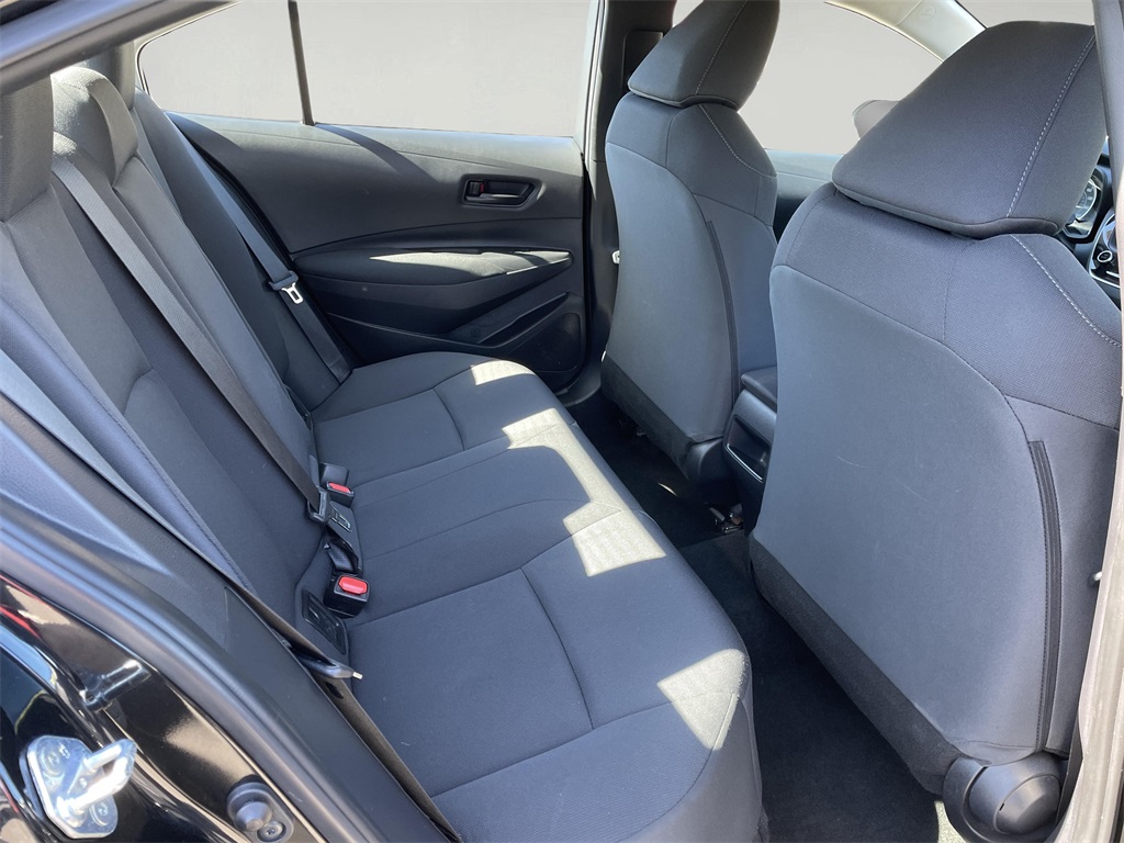 2022 Toyota Corolla LE photo 16