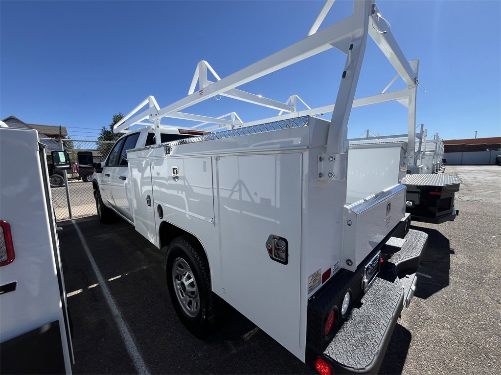 2025 Chevrolet Silverado 2500HD photo 2